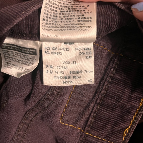 Comfy Levi’s! - Picture 3 of 3